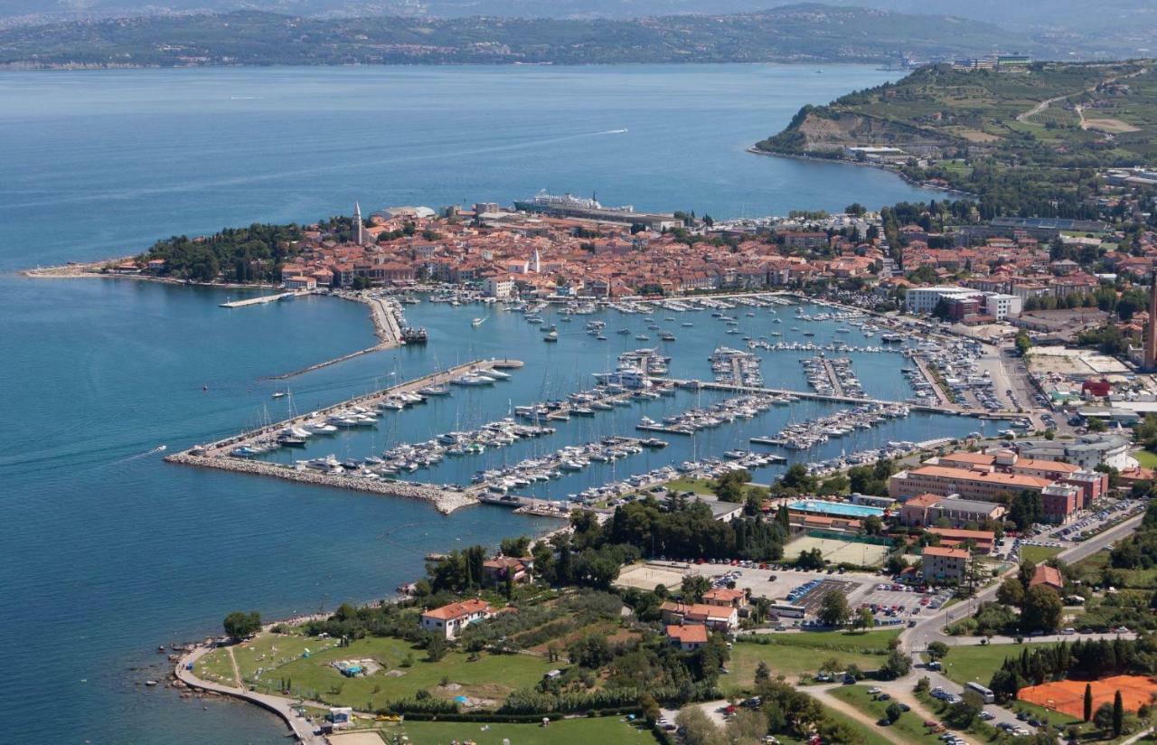 Apartma Ema Izola Esterno foto